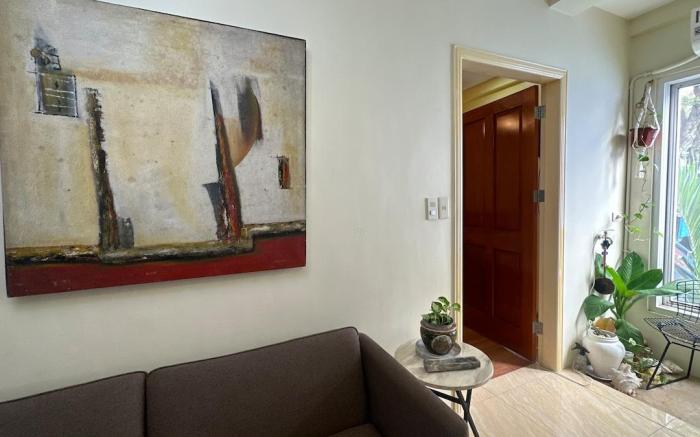 Centrally located Budget Apartment with Kitchen 