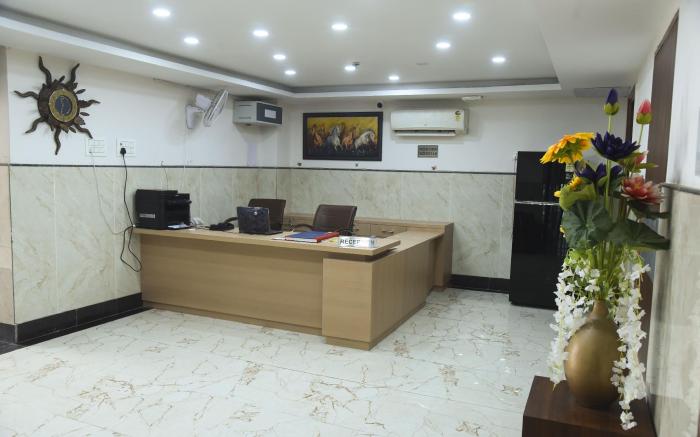 Hotel Om Regency