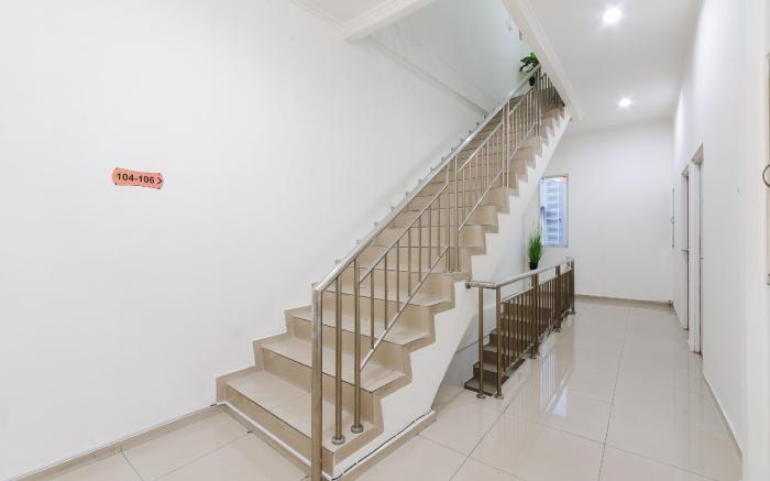 RedDoorz @ Jatiwaringin near Exit Toll Pondok Gede