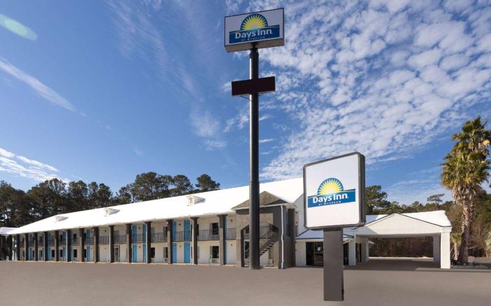 Days Inn by Wyndham Hardeeville Near Hilton Head