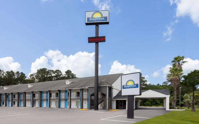Days Inn by Wyndham Hardeeville Near Hilton Head