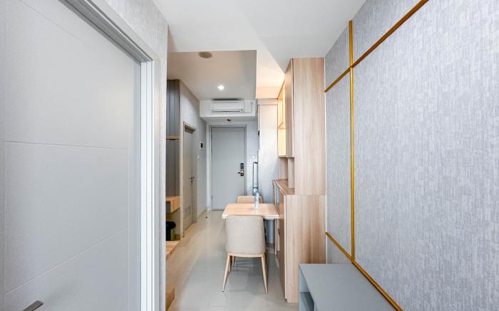 Elegant 1BR Grand Sungkono Lagoon Apt By Travelio