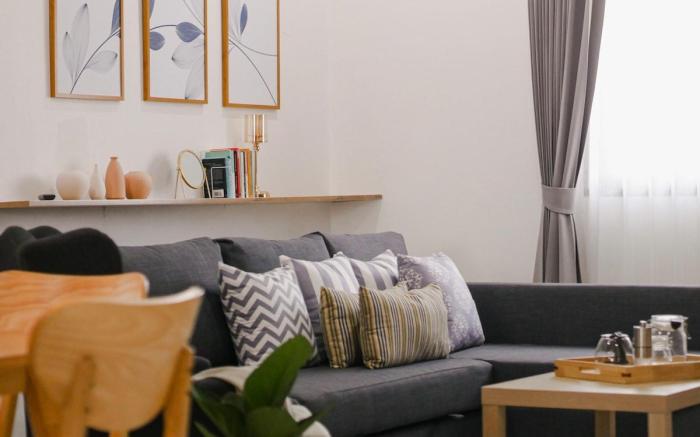 Radiance Room, Click Residence