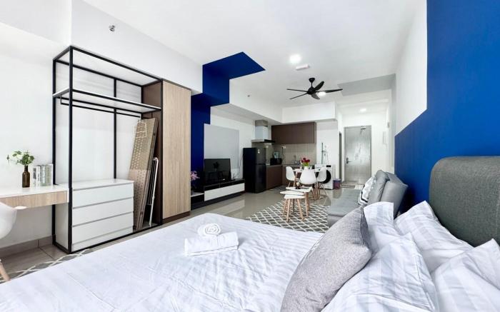 Stylish Blue Cozy Studio Alinea