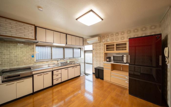 The mountain is Fuji, the hot spring is Beppu