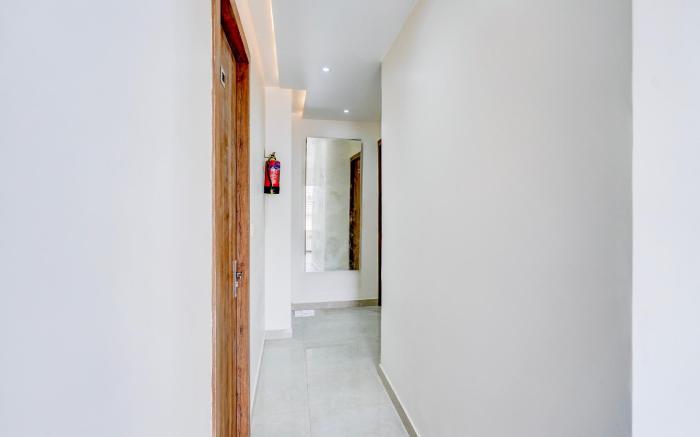 Super Townhouse Lahartara Railway Bridge Near Bus Stop