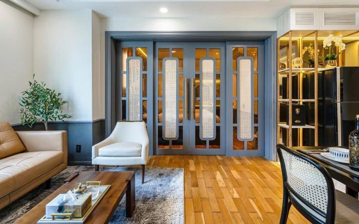 Classic Luxury condo &  swiming rooftop