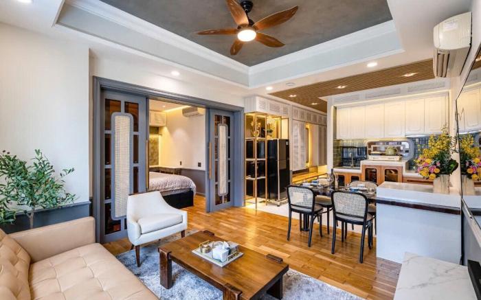 Classic Luxury condo &  swiming rooftop