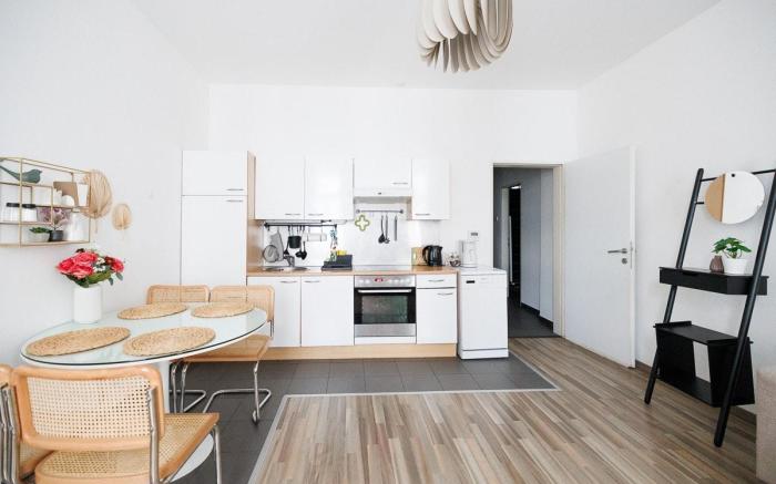 RG 5 - Charming Haven near Vienna's Brunnenmarkt