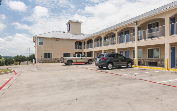 Motel 6 Azle, TX