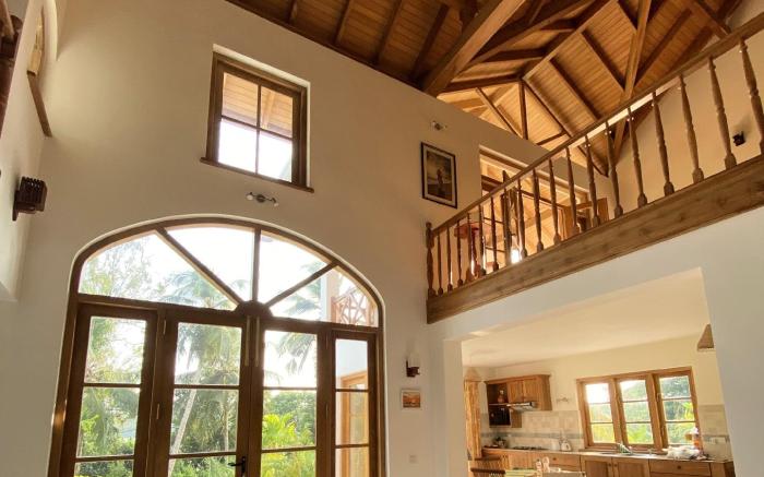 Luxury French "Cannelle  lake villa"