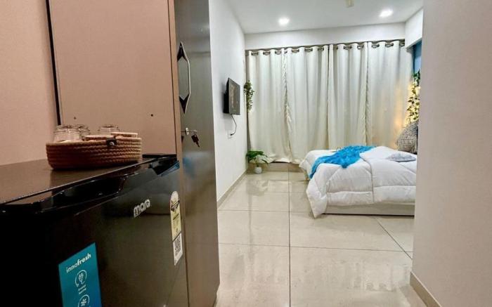 Indigo: Private Studio Apt | WiFi AC Smart Tv