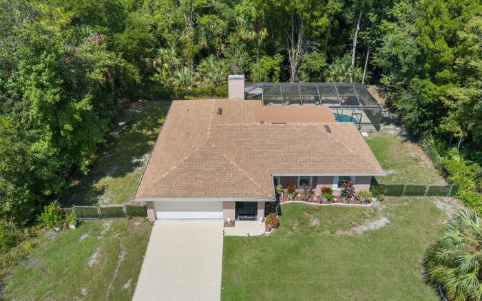 Minutes to boat ramps and beach and private pool!