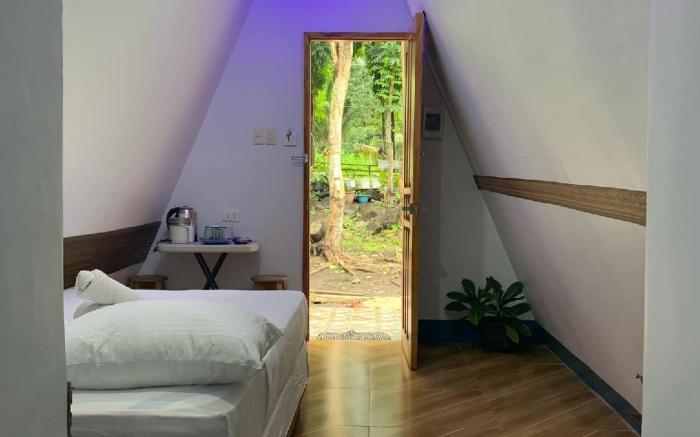 QUEEN FREYA'S A-HOUSE