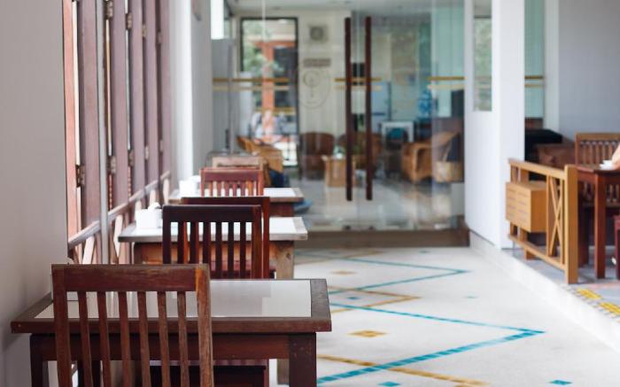 CENTRAL PLACE HOTEL