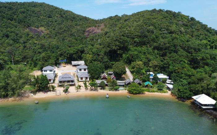Laem Tukkata beach  Koh Mak