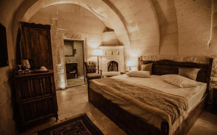 Kismet Cave Mansion