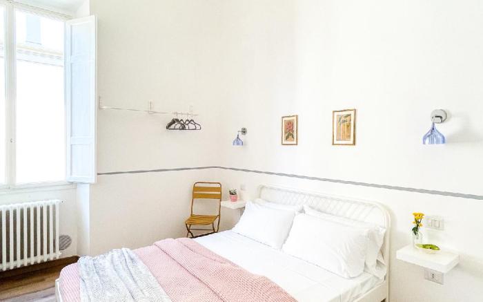 Intimate Suite 2 min walk from SMN Station & Duomo