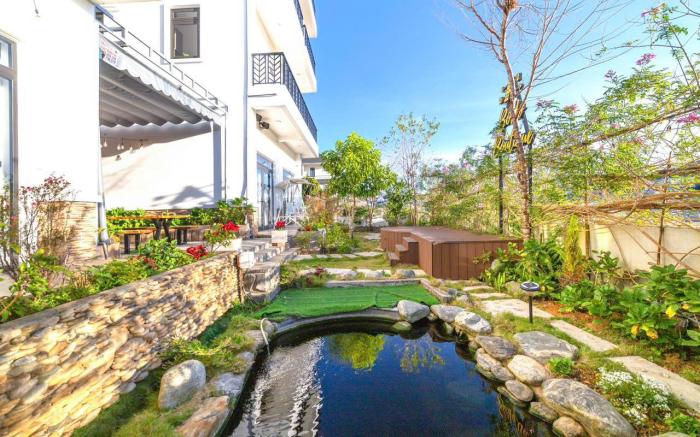 Boho Boutique Dalat - Romantic Light Valley View