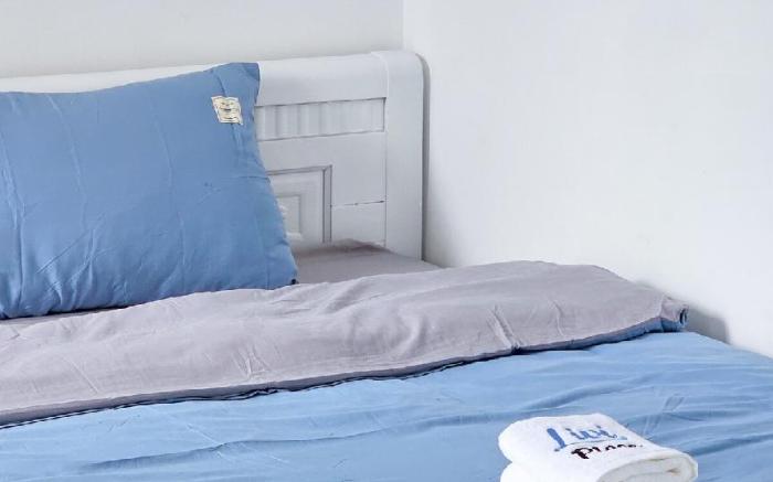 Single windowless room