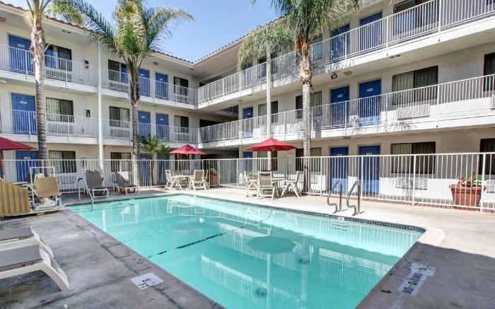 Motel 6 Bellflower, CA - Los Angeles