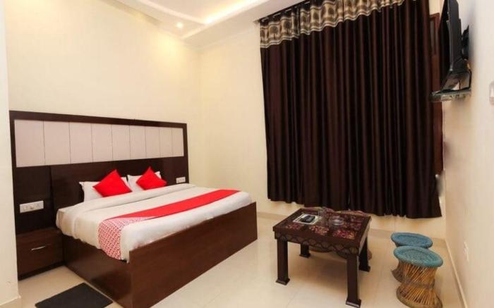 Hotel Ambika & Restaurant By GRB