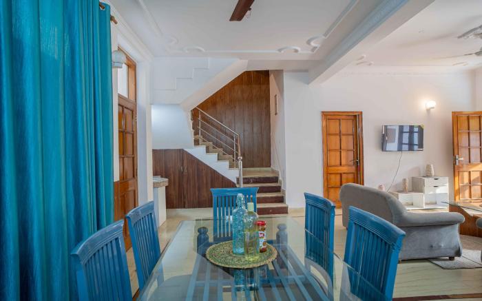 Luxury Villa with 4 bedrooms & 1 living room