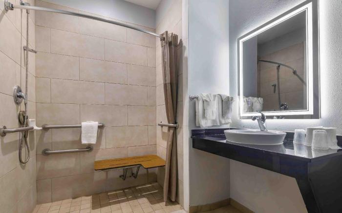 Studio 6  Suites Texas City, TX – I-45 South