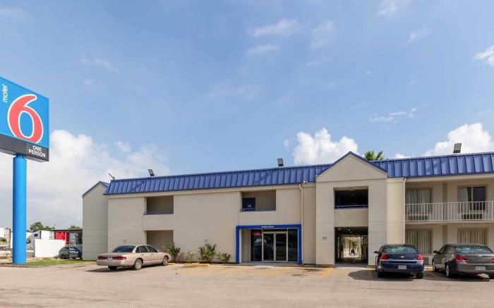 Motel 6 Houston, TX - East