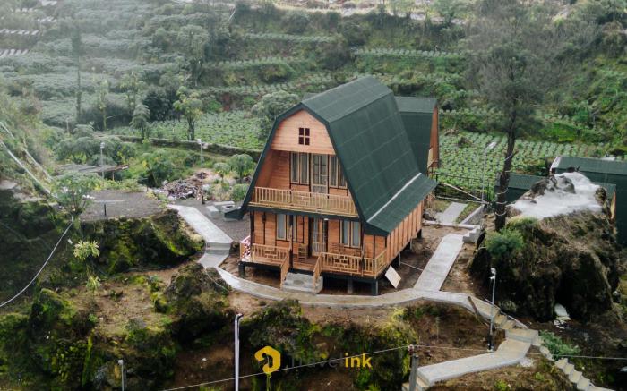 Sikunir Pondok Cabin By Travelink