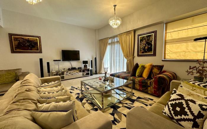 Stylish 1BR in Executive Tower