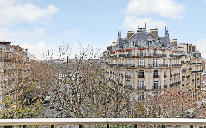Luxurious Home in Triangle d'Or- Eiffel Tower View