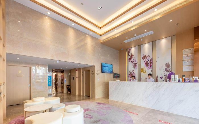 Lavande Hotel Shenzhen International Convention and Exhibition Center Fuhai West Metro Station