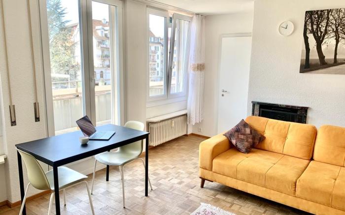 2BDR Rooftop Apt - Central Area