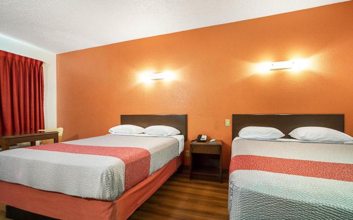 Motel 6 Covington, TN