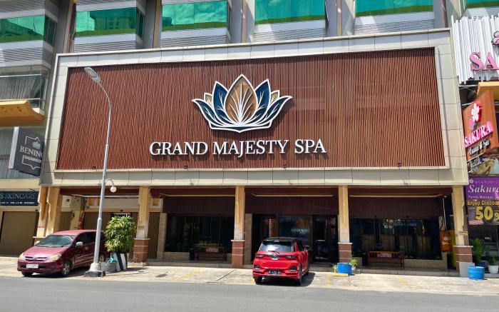 Grand Majesty Hotel