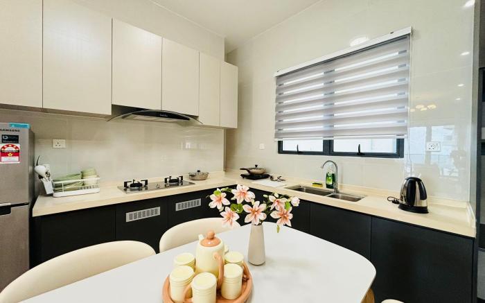Danga Bay Seaview Laurel Coastal Retreat 