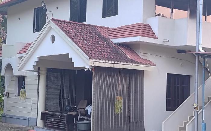 Suvarna TOURIST HOME