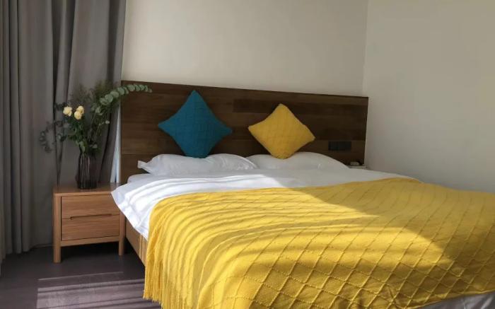 Floral Hotel Manshi Time Homestay Kunshan Dianshan Lake