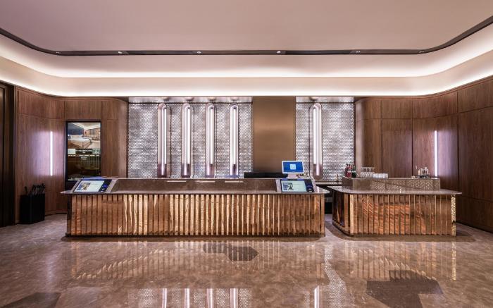 Crystal Orange Shenzhen Luohu Port International Trade Hotel