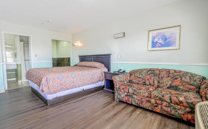 Day & Night Inn 