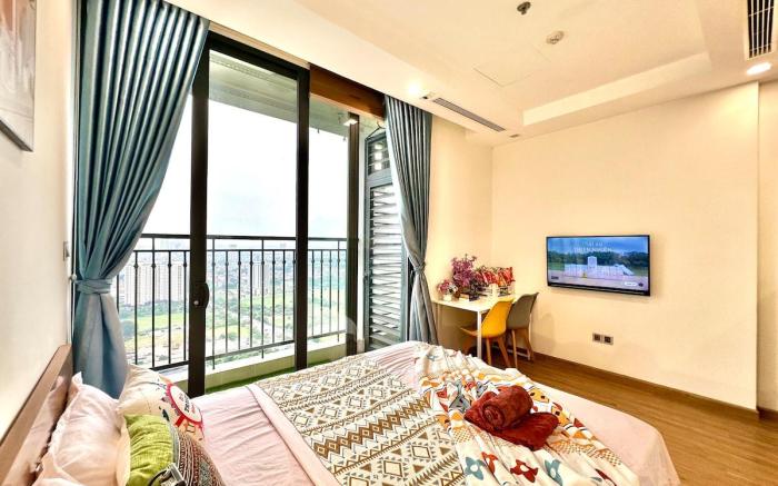 Bright View, Big Balcony, Sunshine