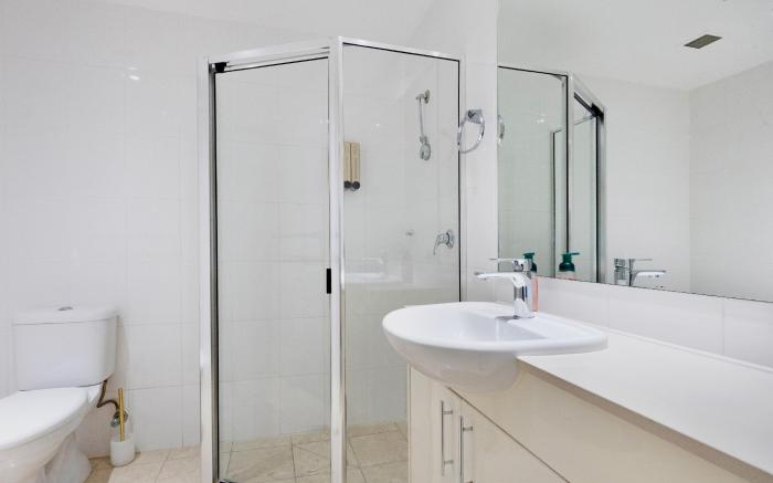 MetaWiseBnB 1Bed Next to ICC  Chinatown 23