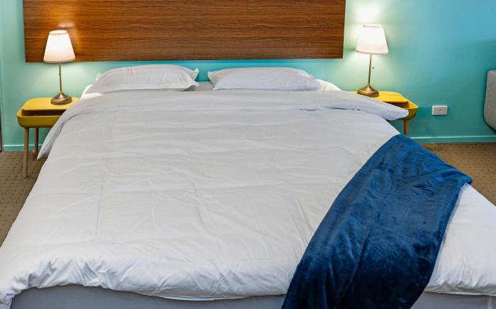 MetaWiseBnB 1Bed Next to ICC  Chinatown 23