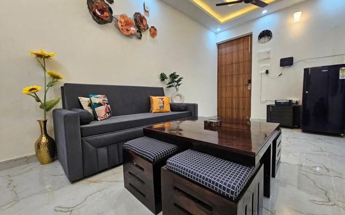 1 BHK Apartment in Dehradun with mountain view