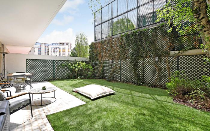 Passy / Eiffel Tower - Amazing 2BR with garden 