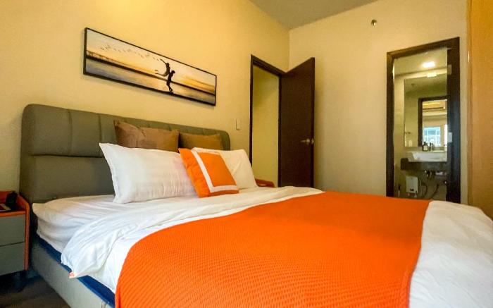2BR Luxury Suite w Infinity Pool near Okada