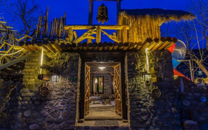 Floral Hotel  Beijing Ten 1 Stone House B&B