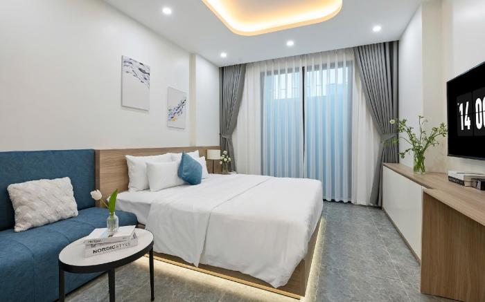 Condo with kitchen near West Lake