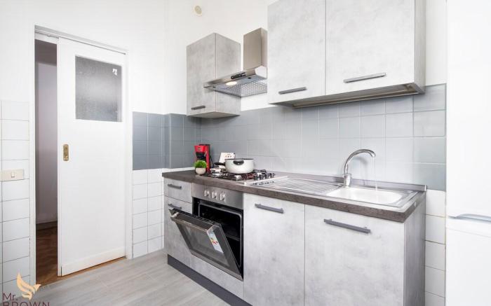 Mr. Brown - Pincherle Apartment